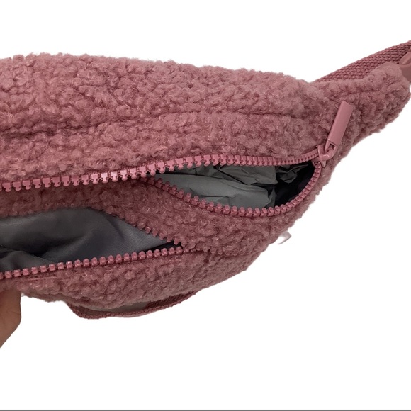 Wild Fable Fanny Pack NWT - Picture 3 of 3